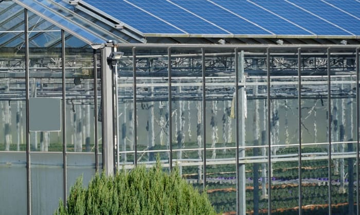How-do-you-heat-a-small-greenhouse-with-solar-panels