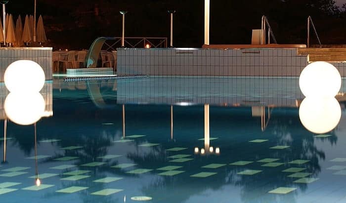 solar-pool-lights-for-inground-pools