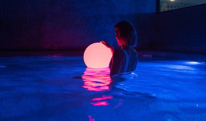 solar-power-pool-lights