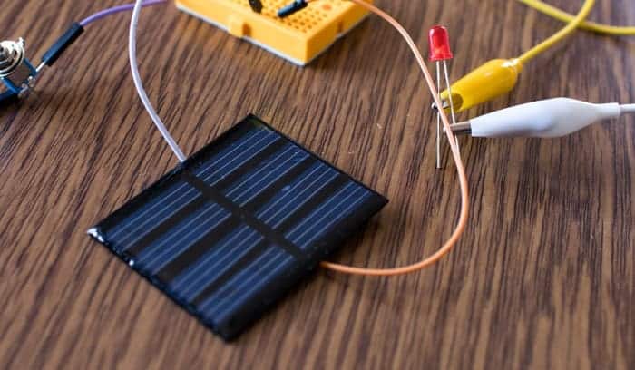 how to make a homemade solar panel with household items