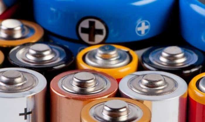 Can-you-use-regular-AA-batteries-in-solar-lights